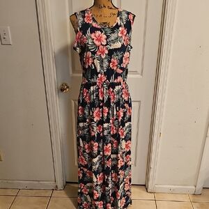 Floral Sleeveless Maxi Dress